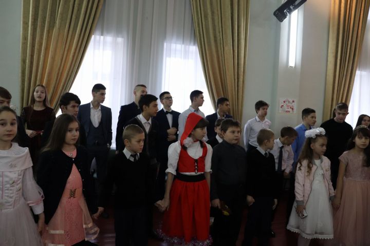 В Алькеевском районе провели Елку для одаренных детей от главы района