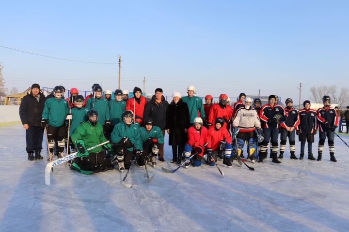 В Алькеевском районе открыли хоккейный сезон