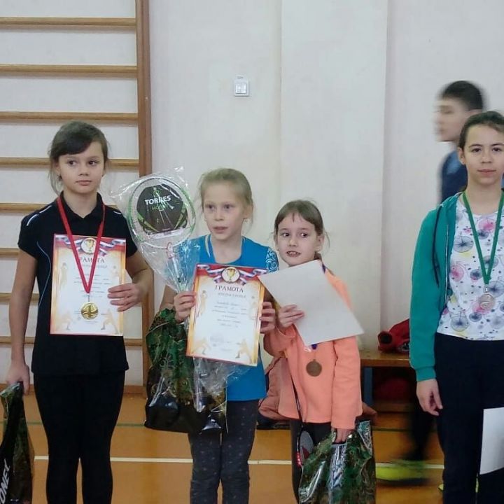 Школьники Алькеевского района стали бронзовыми призерами республиканского первенства по бадминтону Фото