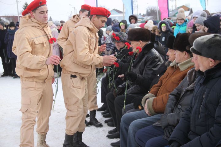 В Алькеевском районе состоялся митинг ко Дню защитника Отечества