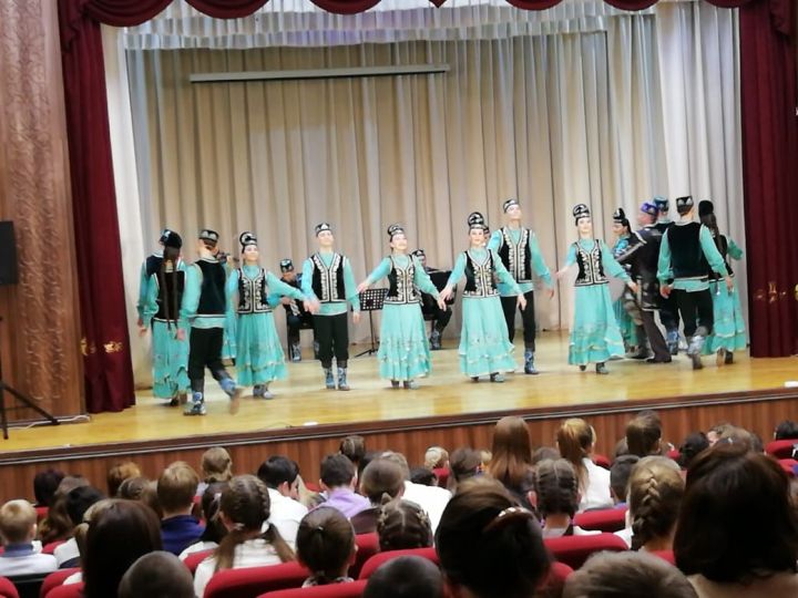 Әлки районында Татарстан фольклор музыкасы дәүләт ансамбле чыгышы зур уңыш белән узды