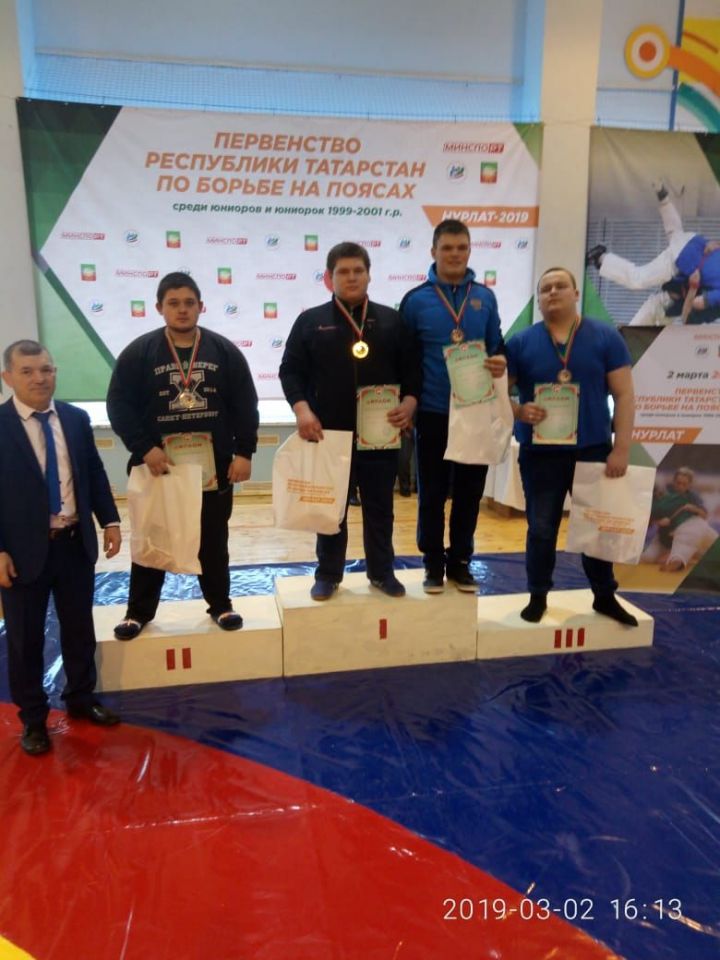 Әлки районыннан өч спортчы билбау көрәше буенча Татарстан беренчелегендә призлы урын яулады