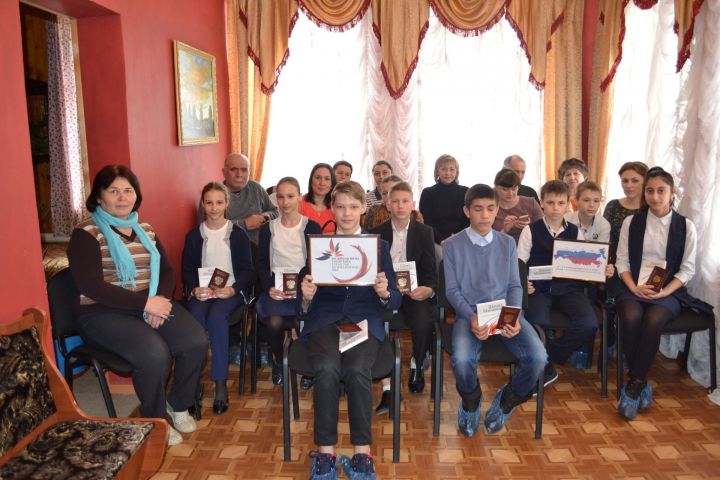 В Алькеевском районе в историко-краеведческом музее  торжественно вручили паспорта 7 юным гражданам района