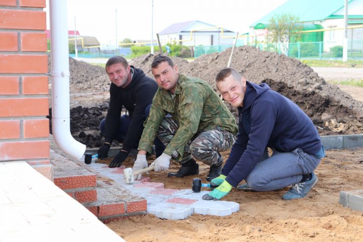 Единственное строительное предприятие Алькеевского района умеет ценить своих молодых работников