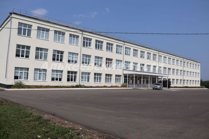 В Базарно-Матакской школе Алькеевского района в этом году начинает работать центр образования цифрового и гуманитарного профилей «Точка роста»