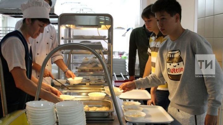 Казанский Кремль: Во всех школах РТ есть возможность обеспечить учеников начальных классов бесплатным горячим питанием
