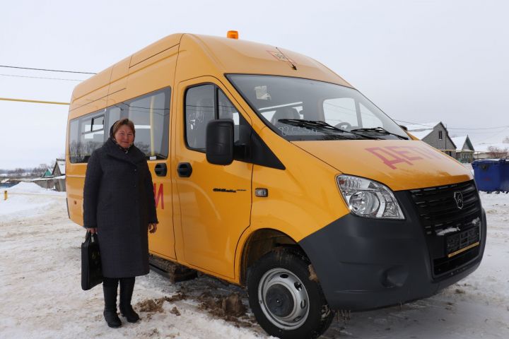 В Старо-Матакской школе Алькеевского района – новый автобус