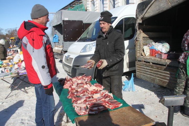 В Алькеевском районном центре готовятся ярмаркой проводить зиму