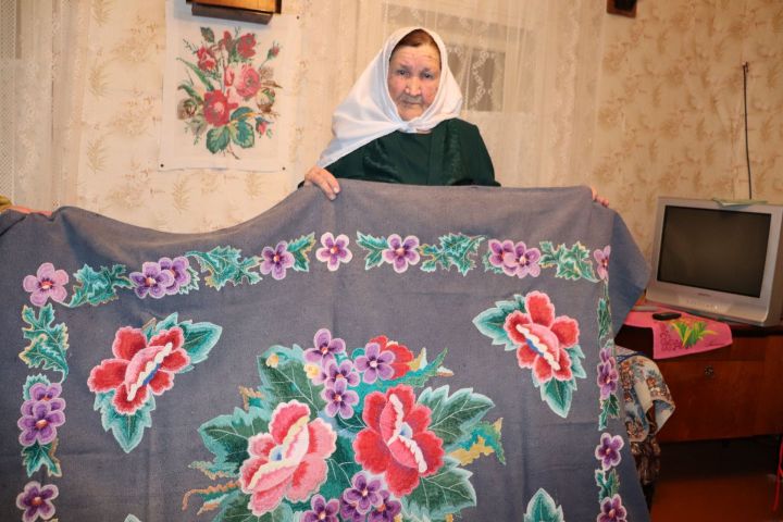 В Алькеевском районе бабушке-шахтерке Джаннат Шамиловой исполнилось 90 лет