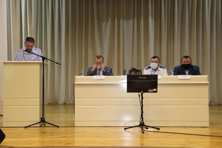 В Алькеевском районе на заседании антитеррористической комиссии был рассмотрен вопрос безопасного проведения голосования