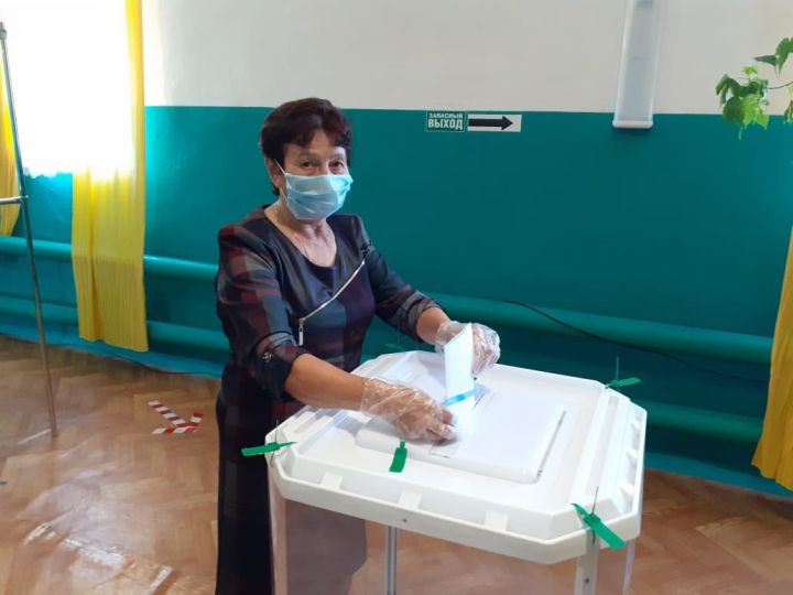В селе Верхние Матаки Алькеевского района проголосовал первый избиратель