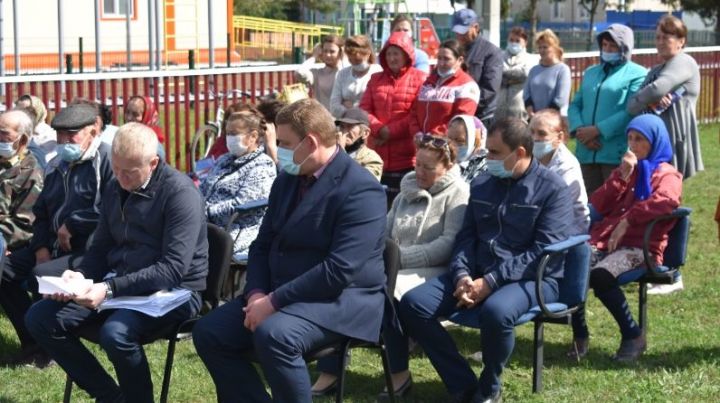 В Алькеевском районе во всех селах Старо-Матакского поселения задали один вопрос