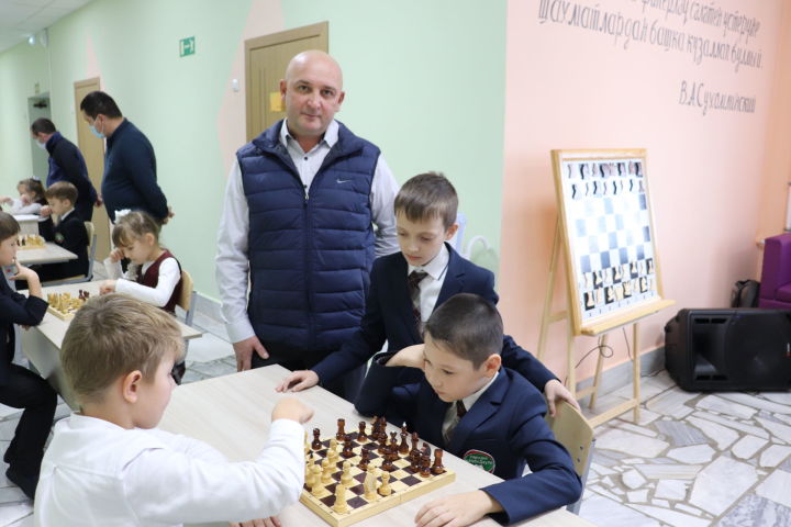 Әлки районы: Нәби Дәүли исемендәге гимназиядә шахмат турниры узды