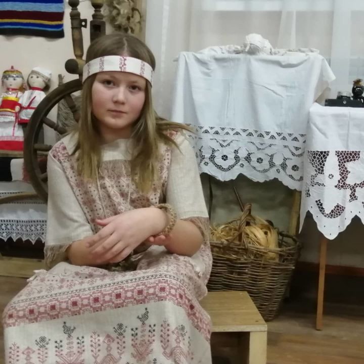 Алькеевский район: девушки сшили стилизованные костюмы по чувашским народным мотивам