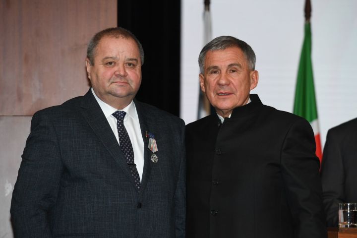 Глава Каргопольского сельского поселения Алькеевского района   Рамиль Мингазов награжден медалью РТ