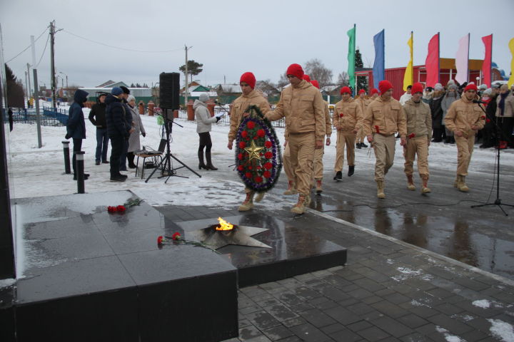 Алькеевский район: у памятника Неизвестному солдату состоялся торжественный митинг