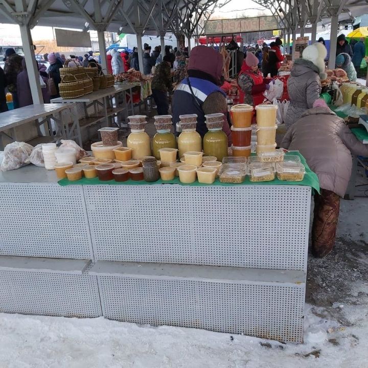 На казанской ярмарке с удовольствием покупают алькеевские товары
