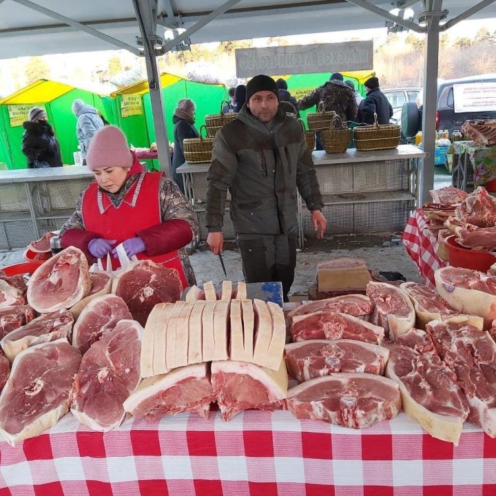 На казанской ярмарке с удовольствием покупают алькеевские товары