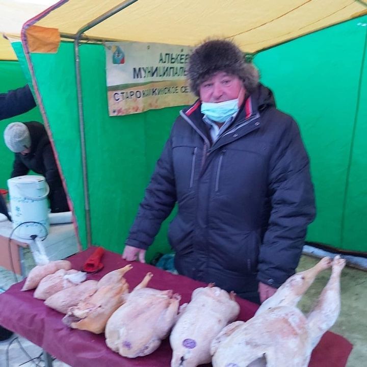 На казанской ярмарке с удовольствием покупают алькеевские товары