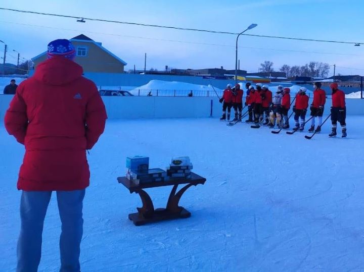 В Алькеевском районе состоялся хоккейный турнир памяти Асхата Шайхутдинова