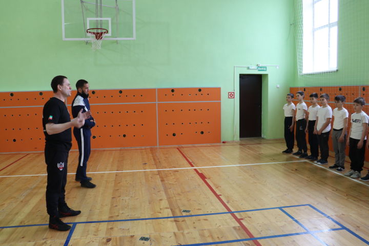 Алькеевский район: в гимназии имени Наби Даули реализуется программа «Бокс в школу»
