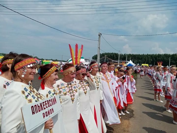 Творческие коллективы Алькеевского района выступили на республиканском празднике Уяв в Аксубаево
