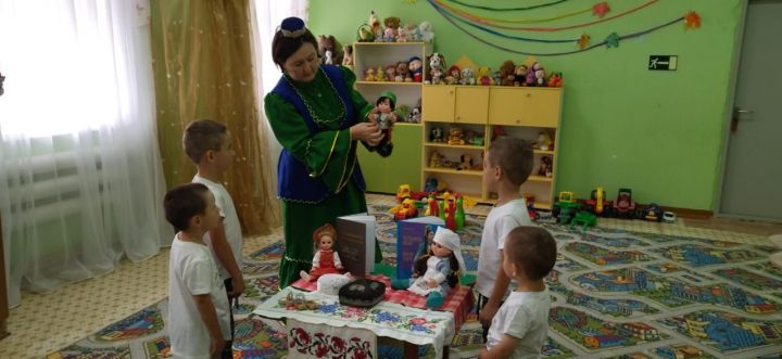 В Старочелнинском детском саду «Чулпан» педагоги уделяют большое внимание к национальной культуре татарского народа