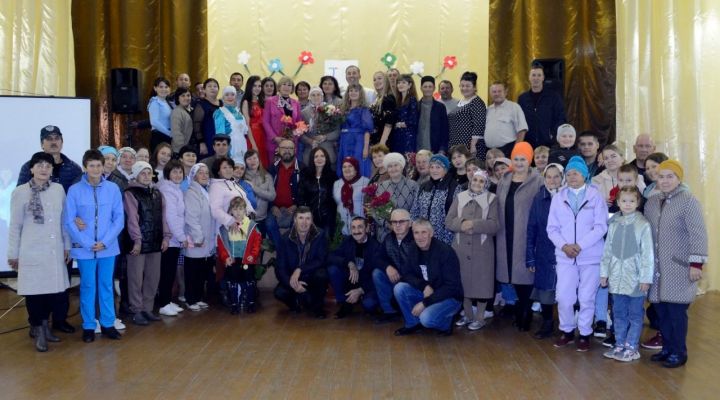 В селе Ахметьево провели вечер, посвященный памяти Азата Шагиева, много лет проработавшего директором районного дома культуры