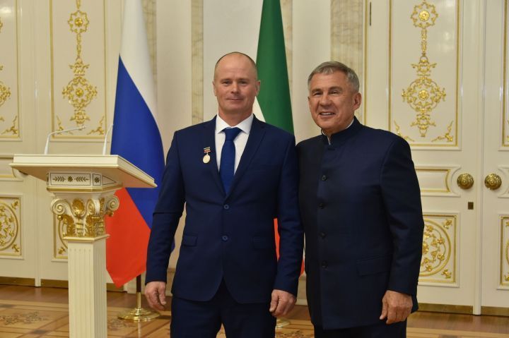 Марс Нотфуллин стал заслуженным учителем