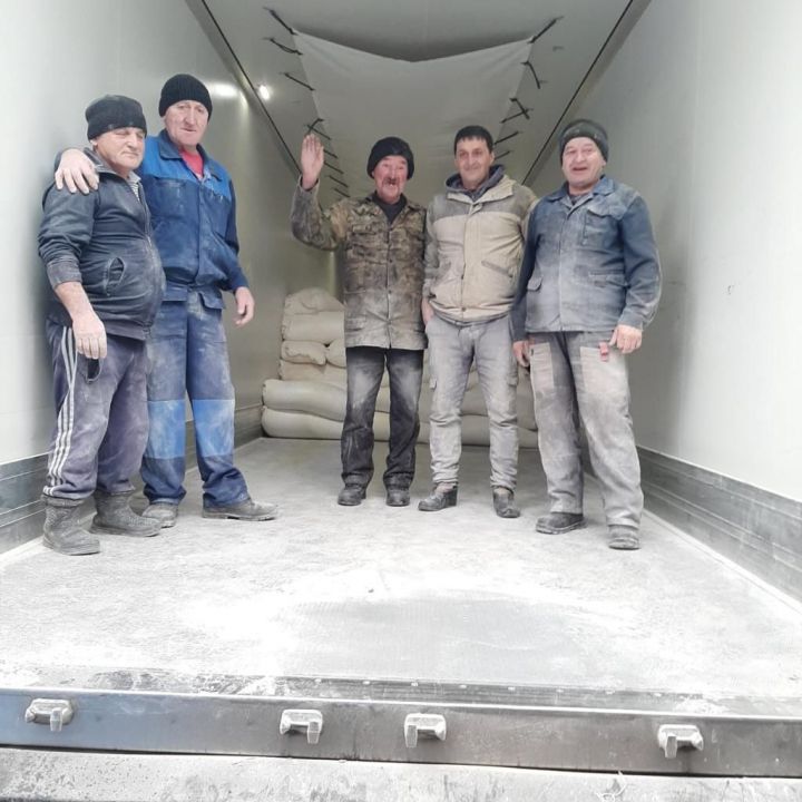 Из Алькеевского района на большой грузовой автомашине отправили гуманитарную помощь