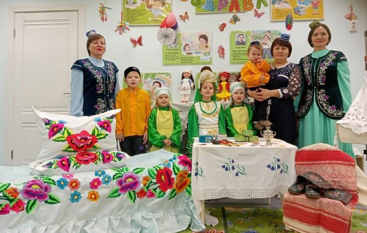 Югары Әлморза авылының балалар бакчасында татар орнаменты белән таныштылар