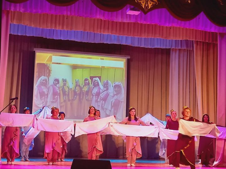 Базарлы Матак урта гомумбелем бирү мәктәбе колллективы концерты куйды