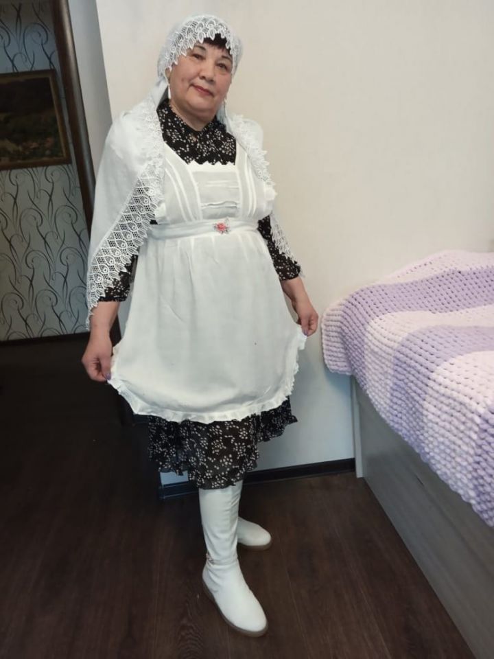 Рахиле Гарапшиной, из Нового Алпарово, белоснежный фартук ручной работы подарила ее мама