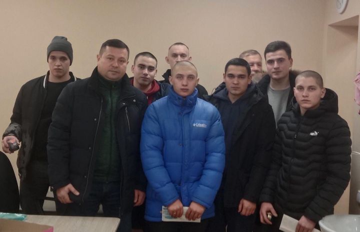 29 ноября из Алькеевского района проводили на военную службу 7 молодых людей