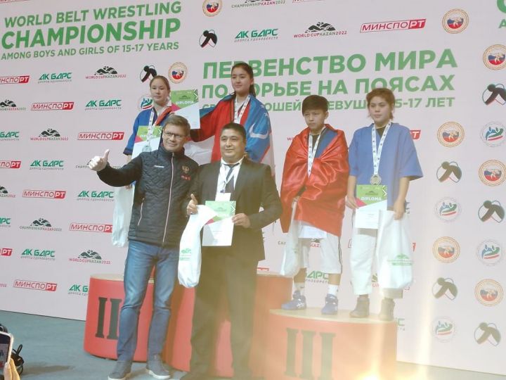 Арина Таимасова из Алькеевского района завоевала серебро в Первенстве мира по борьбе на поясах