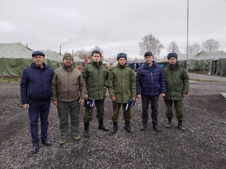 Делегация Алькеевского района посетила мобилизованных ребят в Казани