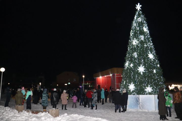 Әлки районында Төп чыршы янында бәйрәм 20.00 сәгатьтә башлана