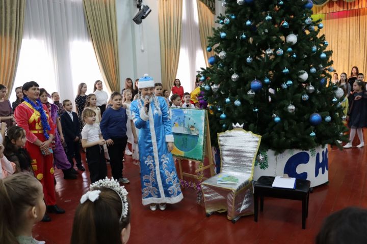 В Алькеевском районе прошло Новогоднее мероприятие для одаренных детей и детей мобилизованных граждан