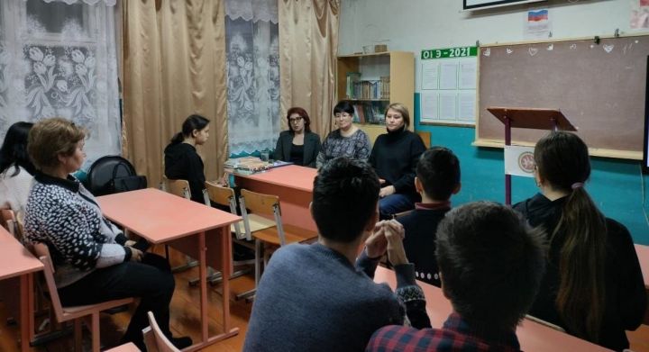 В школах Алькеевского района проходят встречи с выпускниками школ и их родителями