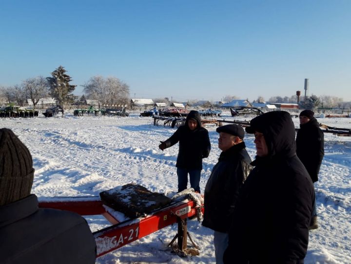 На базе отделения Старые Матаки АО «Востокзернопродукт » провели семинар-совещание с участием руководителей и инженеров хозяйств района