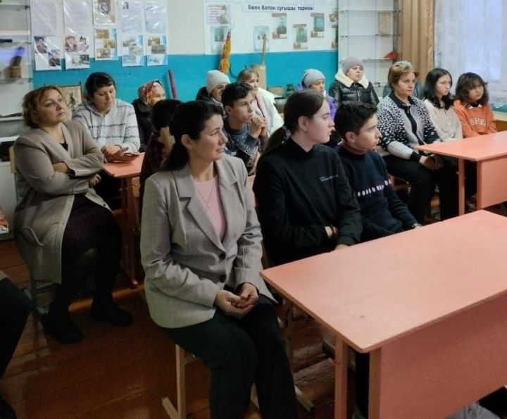 В школах Алькеевского района проходят встречи с выпускниками школ и их родителями
