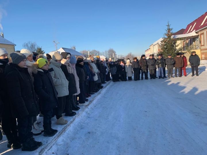 Алькеевцы почтили память неизвестному солдату