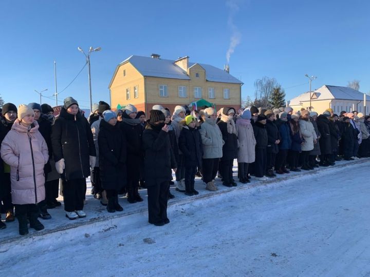Алькеевцы почтили память неизвестному солдату