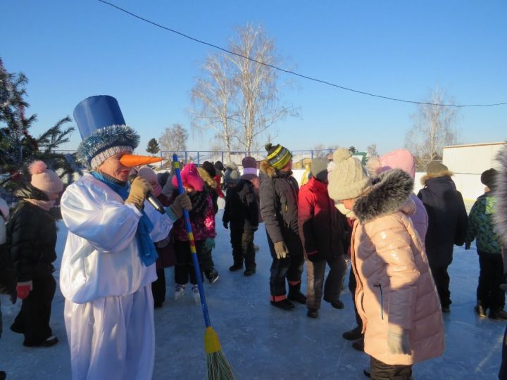 В Базарных Матаках состоялось открытие ледового сезона