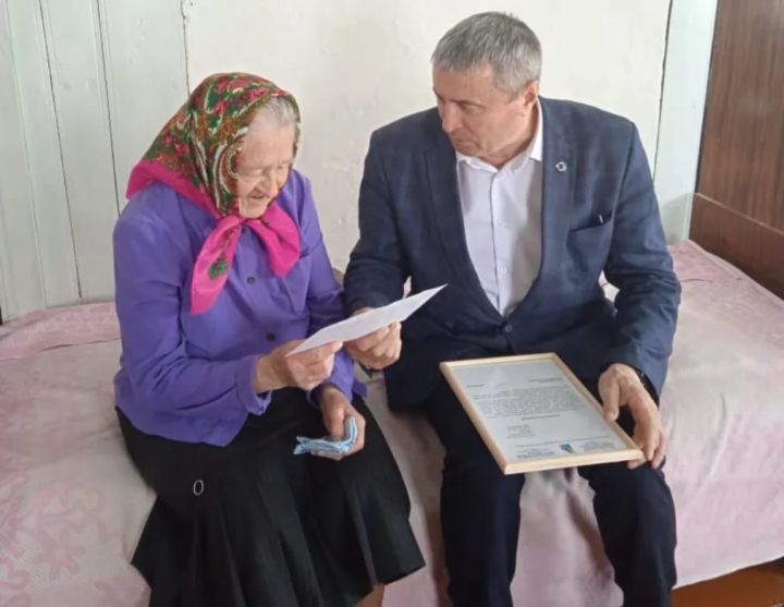 Абрамова Нина Гавриловна, проживающая в селе Юхмачи, отметила юбилей 90-летия