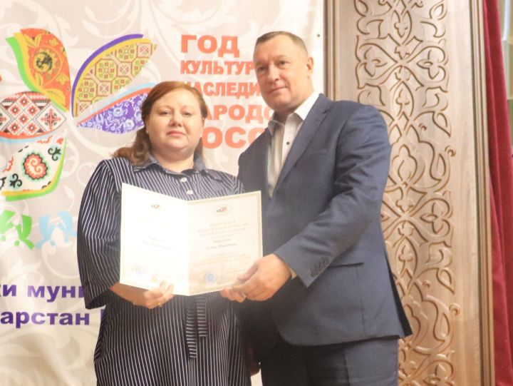 Гелюся Хайруллина награждена Почетной грамотой Центральной избирательной комиссии РТ