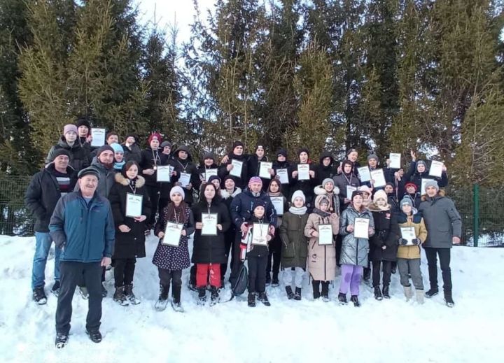 В Алькеевском районе состоялся турнир по борьбе на поясах на снегу