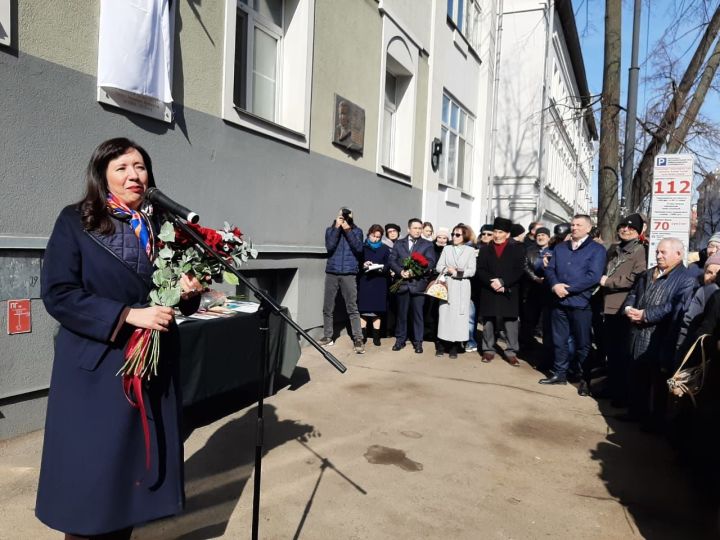 Татарстанның халык артистлары Исламия һәм Хәлил Мәхмүтовларга  мемориаль такта ачылды
