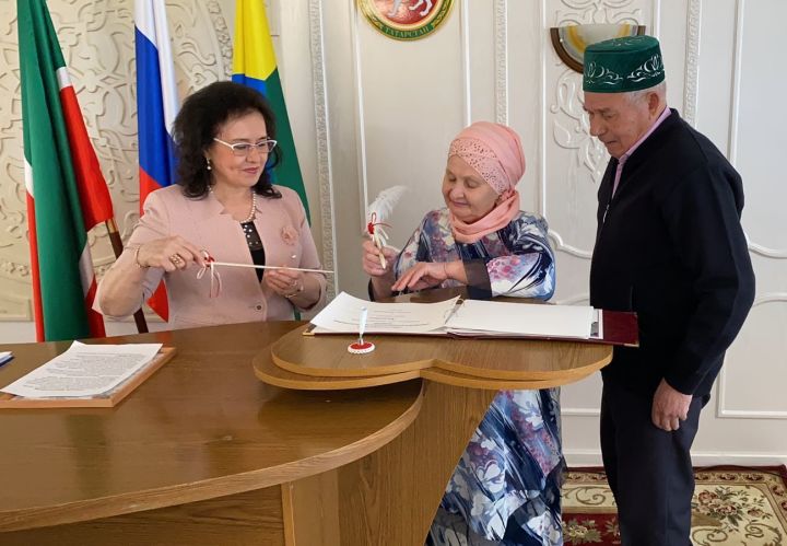 Солтан һәм Гөлҗиһан Хәсәновлар алтын туйларын билгеләп үттеләр