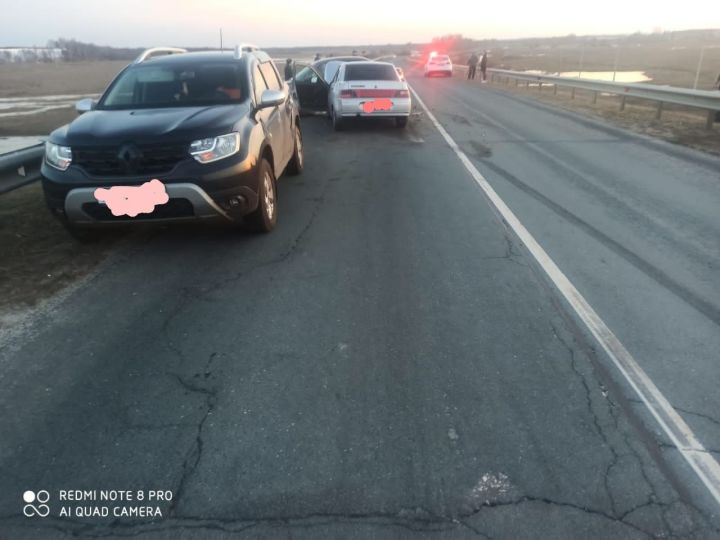 В Алькеевском районе около Новостройки произошло ДТП с участием трех автомобилей